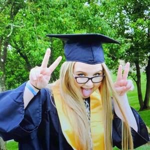 Meet your Posher, Hannah